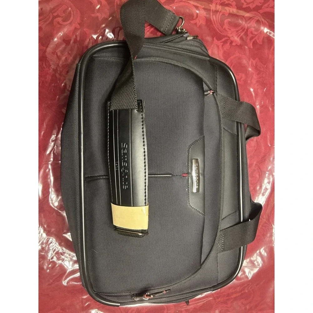 Samsonite padded 15
